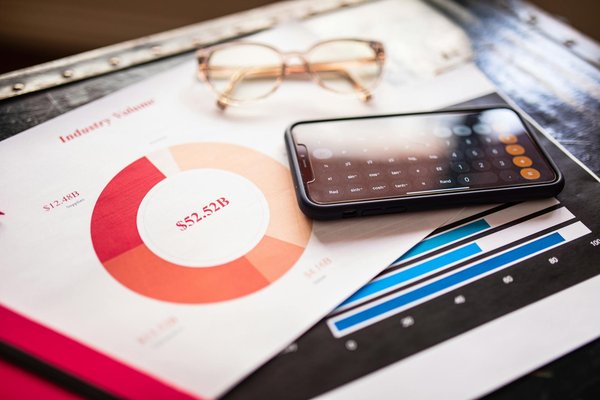 Exploring the impact of cutting-edge smartphone tech on user experience